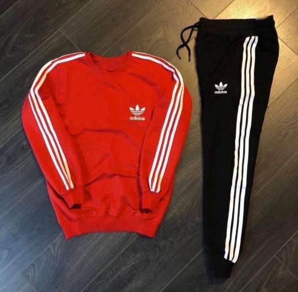 Спортивный костюм adidas