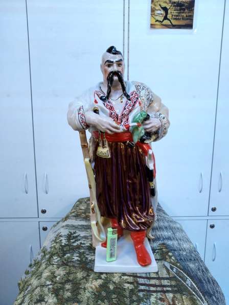 Фарфоровая фигурка большая Казак Тарас Бульба.48cm в Москве фото 5