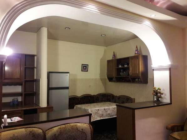 Тбилиси-посуточно 4 комнатная квартирa пр. Руставели в фото 32