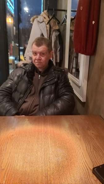 Андрей, 53 года, хочет пообщаться – Один