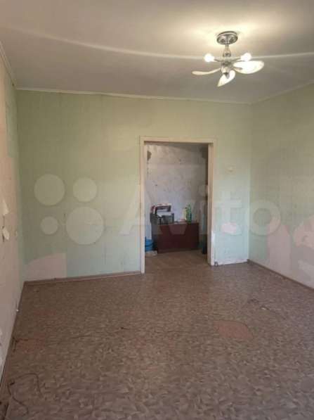 Продается 3х комнатная квартира под ремонт в Азове