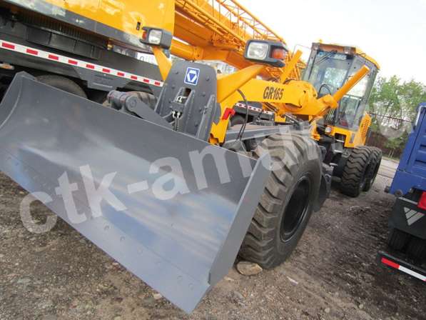 Автогрейдер XCMG GR165 в Омске фото 3
