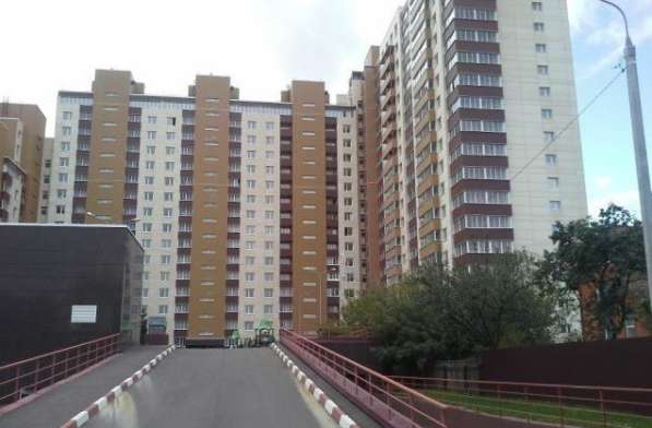Сдам двухкомнатную квартиру в Домодедове. Жилая площадь 68 кв.м. Этаж 5. Есть балкон.