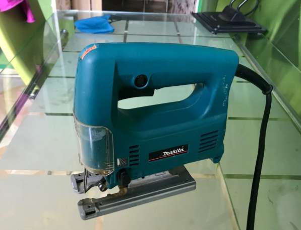 Лобзик Makita 4324