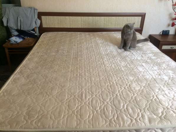 Продается двуспальная кровать с матрасом в Владикавказе