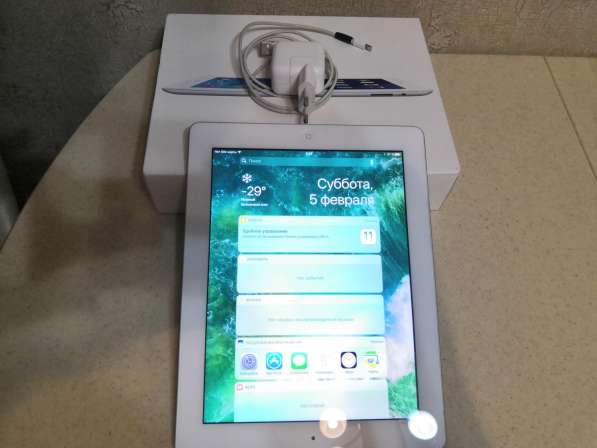 Продаю APPLE iPad 4 16Gb Wi-Fi + Cellular White (MD525RS/A)