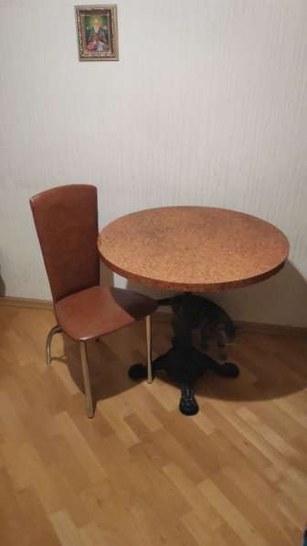 Продам стол+ стулья 5шт
