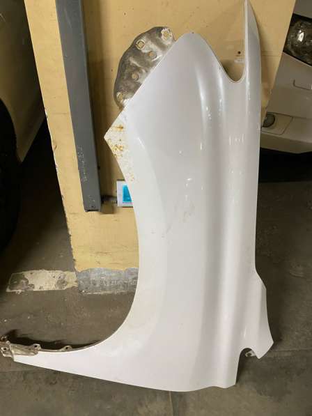 Продается левое крыло Лексус RX-270