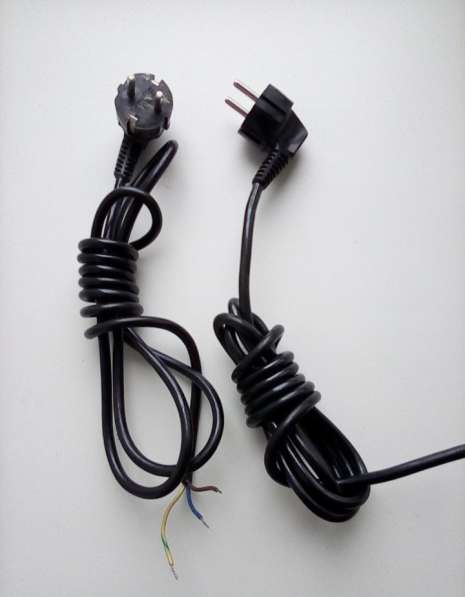 Провода с вилкой