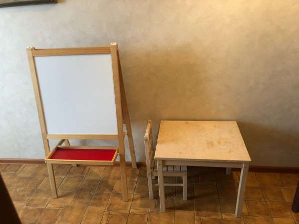 Мебель детская: стол, стул, доска-мольберт ИКЕЯ в Москве