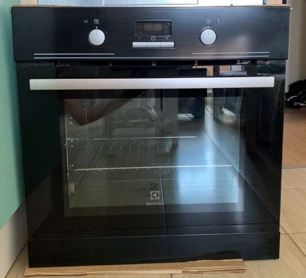 Электрический духовой шкаф Electrolux EZB53430АК