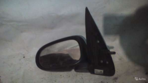 Зеркало левое Nissan Almera B10