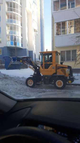 Аренда трактора погрузчика. Уборка чистка и вывоз снега в Екатеринбурге фото 6