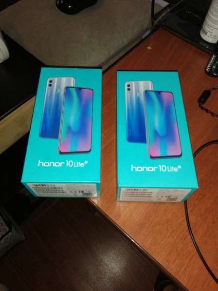 Продаю 2 honor 10 lite