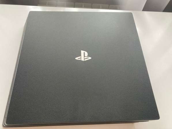 Sony PlayStation 4 pro +2 геймпад в Красноярске фото 4