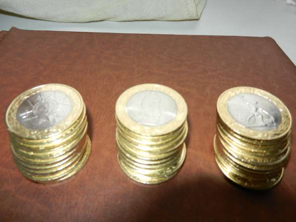 Монеты 10 рублей биметалл в Москве