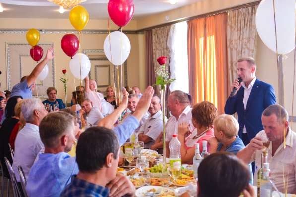 Ведущий на праздник в фото 4