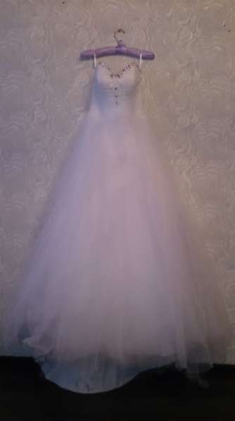 свадебное платье M(44-46) в Нефтеюганске
