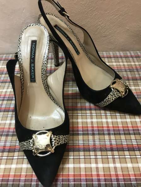 Замшевые босоножки в Сургуте