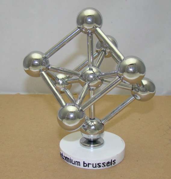 Пресс-папье сувенир Атомиум в Брюсселе (W818)