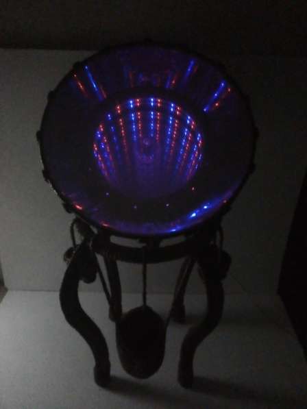Столик с подсветкой в фото 4