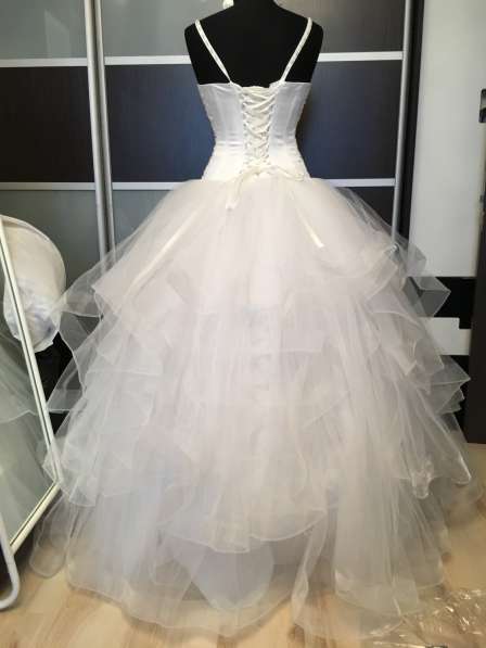 Пышное свадебное платье с юбкой воланами в Москве фото 3
