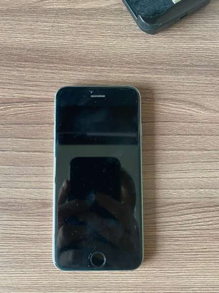 IPhone 6S (2015) 64 гб. (+ 8 чехлов в комплекте)