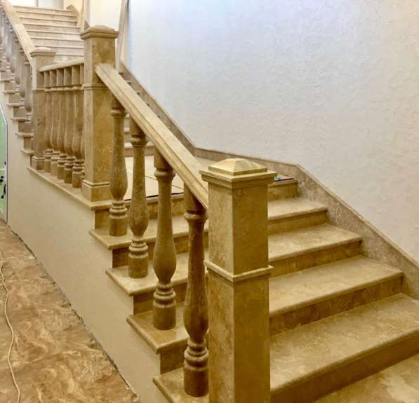 Лестницы и ступени из мрамора, гранита, травертина в Сочи фото 7