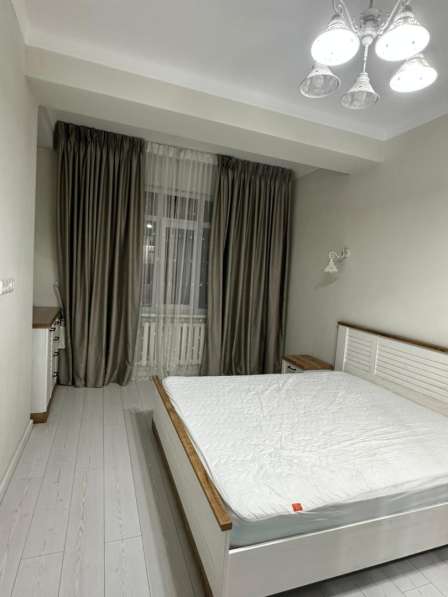 Сдаётся З-х комнатная квартира-студия. Район университет Ала в 