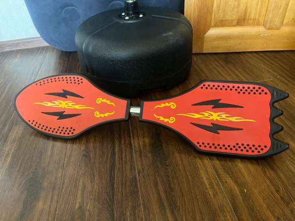 Скейт двухколесный срочно продаю