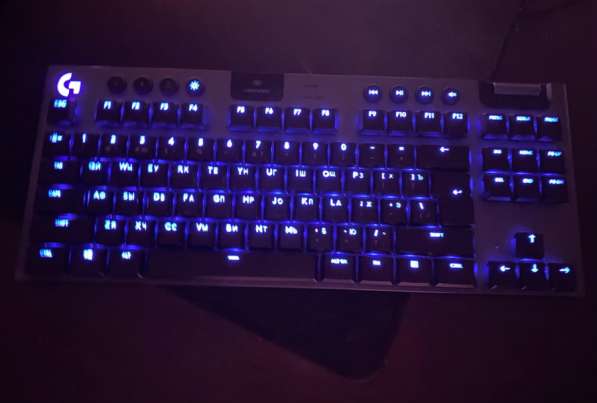 Продам клавиатуру logitech G915 TKL LIGHTSPEED WIRLESS (CLIC