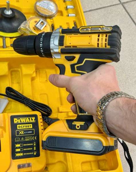 Шуруповерт dewalt