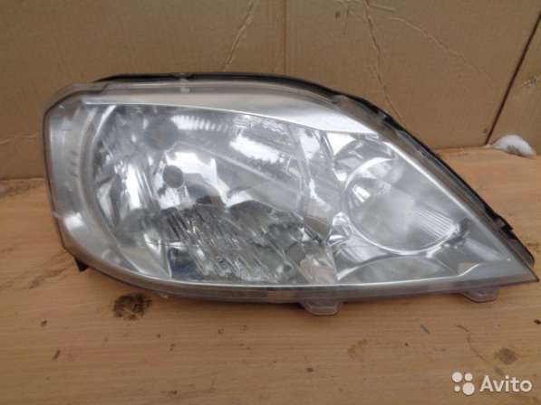 Фара правая на Renault Logan