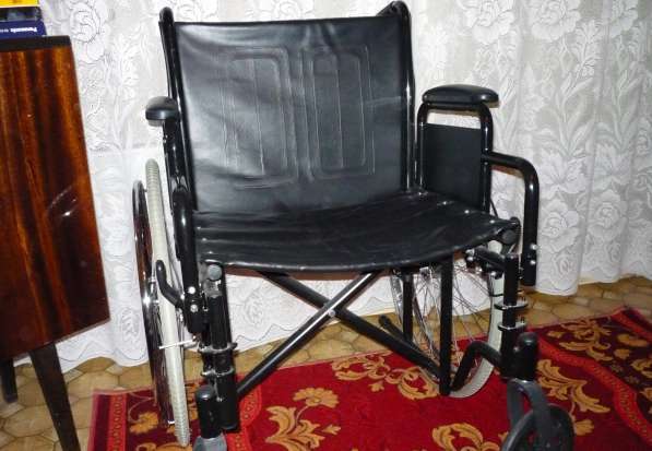 Кресло-каталка для инвалидов