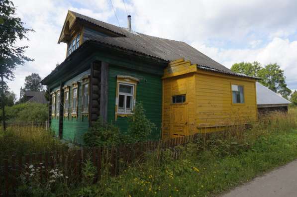 Бревенчатый дом в жилой деревне в Москве фото 18