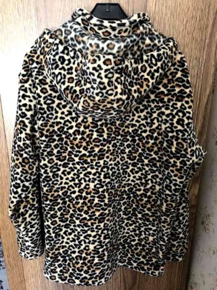 Куртка женская с леопардовым принтом в фото 5