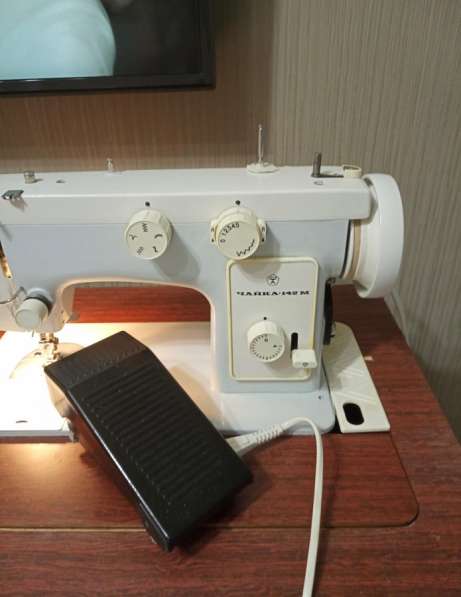 Швейная машинка Чайка 142м в Москве