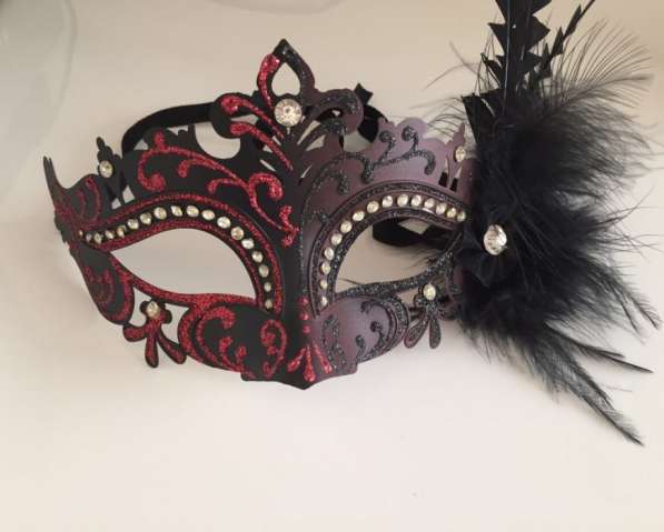 Карнавальная театральная маска в фото 6