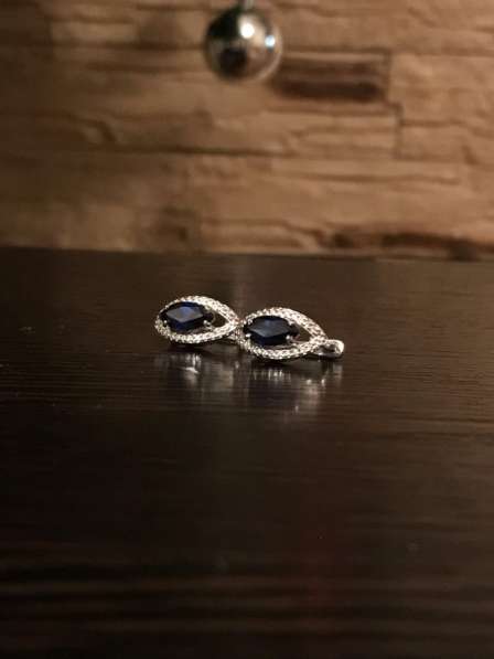 Продам серьги в Новосибирске