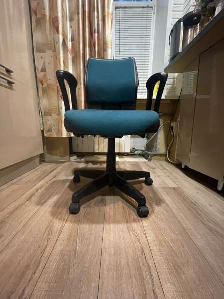 Компьютерное кресло steelcase