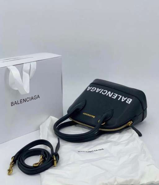 Сумка rodeo balenciaga. Сумки 90х Баленсиага. Баленсиага сумка баул. Balenciaga сумки реплика 2023. Баленсиага сумки дроп 2024.