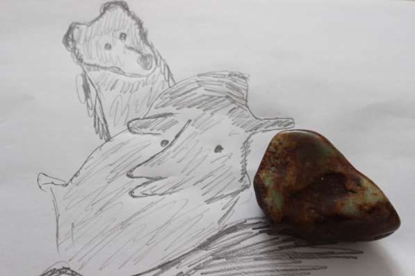 Природное изображение медведя и кабана на нефрите