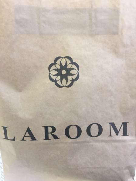 Продаю дизайнерское платье LAROOM в Москве