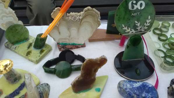 Продажа укращений, сувениров, кабашонов из цветных камней в Иркутске фото 11