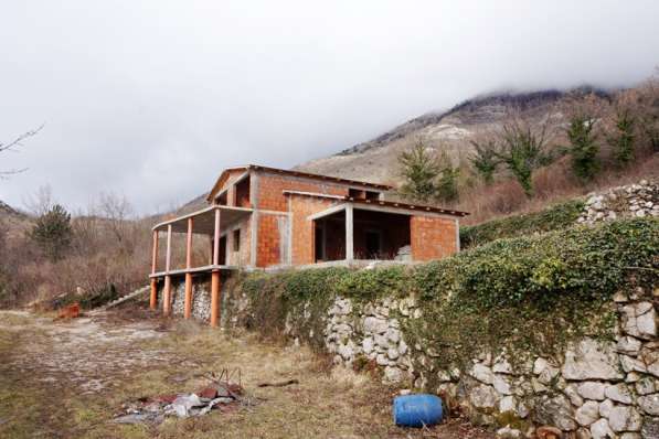 Дом на стадии строительства в поселке Лапчичи, Черногория