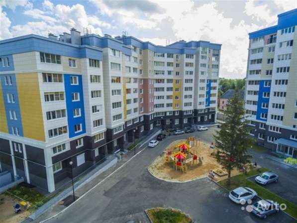 Продам двухкомнатную квартиру в Тверь.Жилая площадь 64,40 кв.м.Дом монолитный.Есть Балкон. в Твери