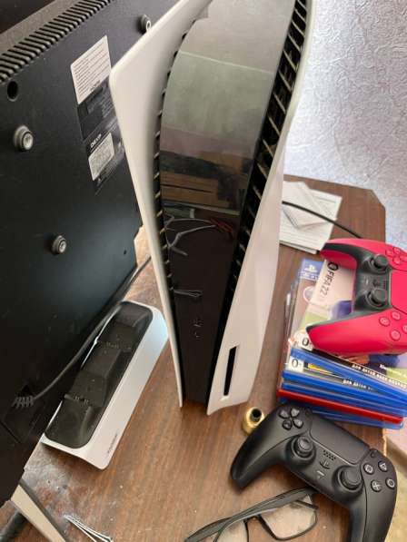 PlayStation 5 с дисководом,2 джостика в Москве фото 3