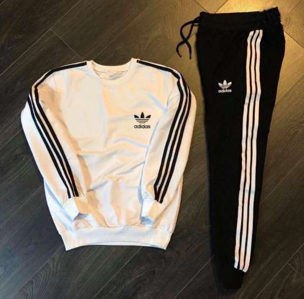 Спортивный костюм adidas в Москве