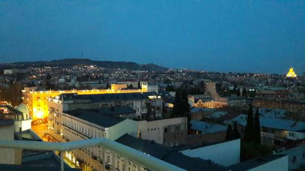 Сдается 5 комнатная квартира в центре Тбилиси в 