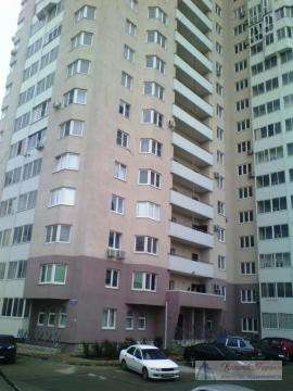 Продам многомнатную квартиру в Новороссийске. Жилая площадь 146,20 кв.м. Дом монолитный. Есть балкон.